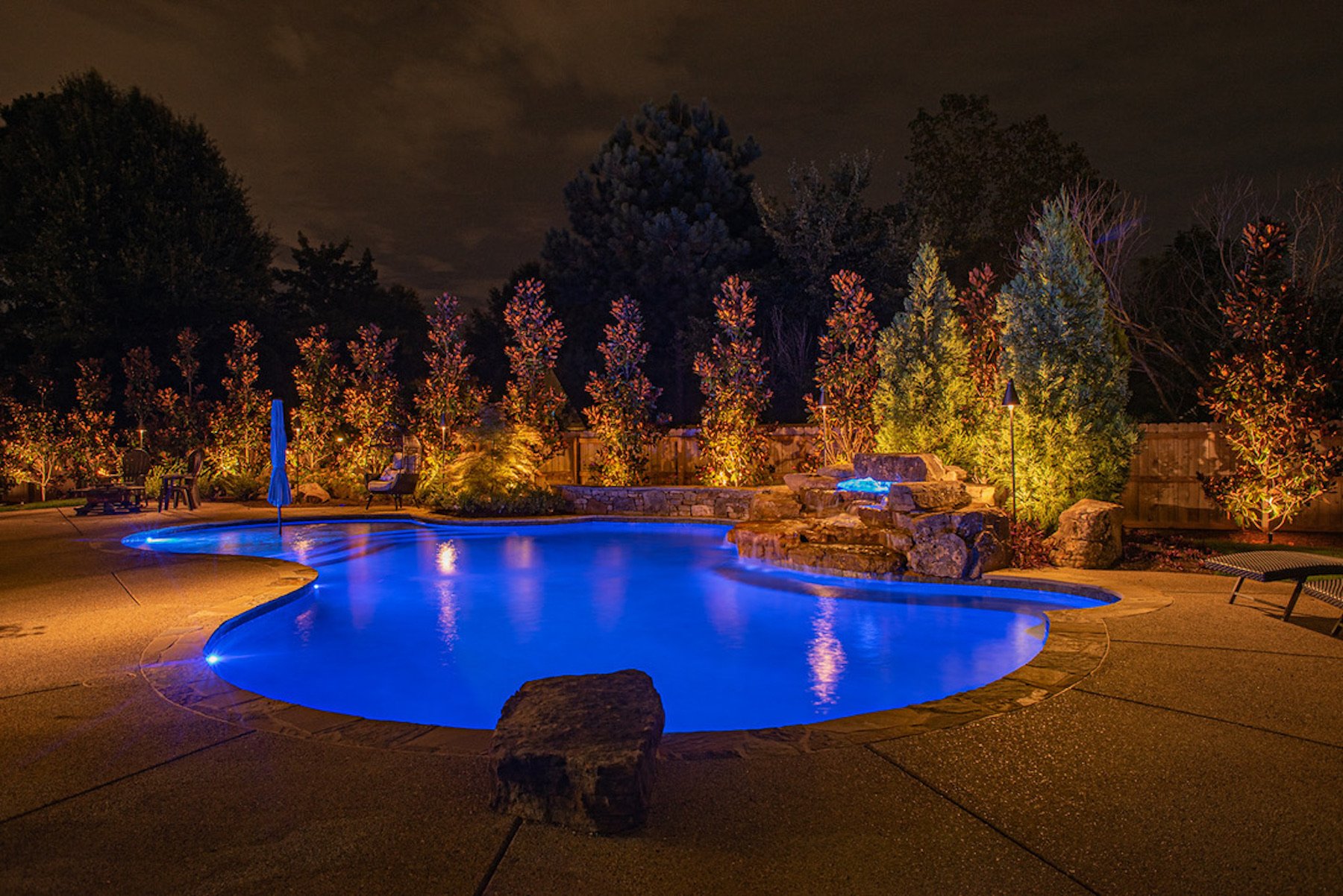 Swimming Pool Lighting Ideas - Landscaping Network